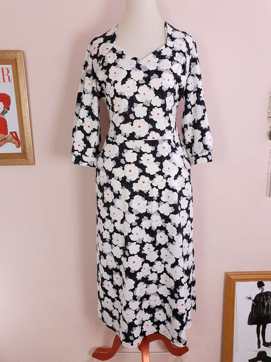 Vintage 1970s Floral Midi Dress Black White Orange Flowers Size 8 / 10