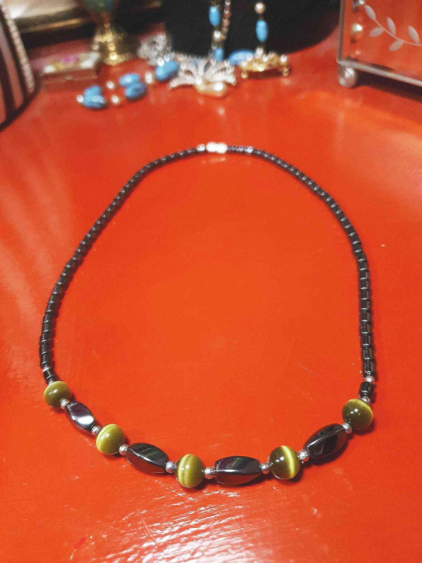 Vintage 1970s Hematite Necklace 18" Green Cat's Eye Choker