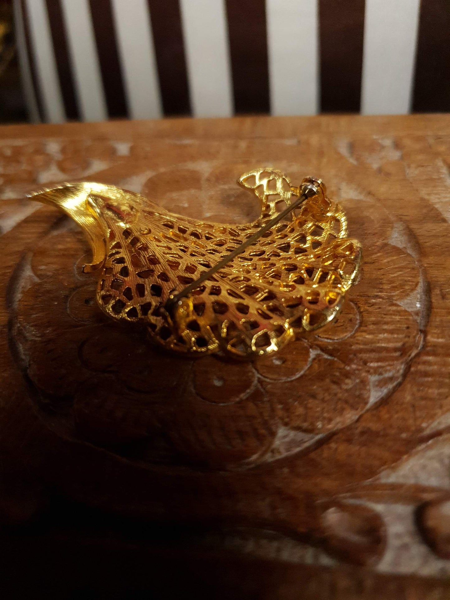 Vintage Leaf Swirl Brooch Filigree Gold Tone Retro Pin 1970s