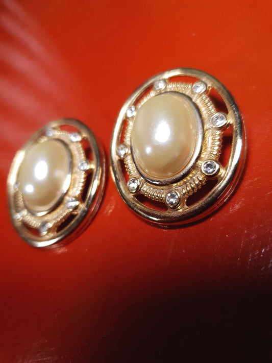 Vintage 1980s Oval Pearl Earrings Rhinestone Clip-On