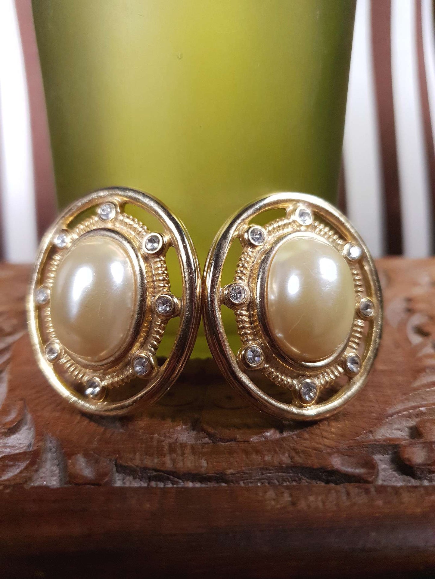 Vintage 1980s Oval Pearl Earrings Rhinestone Clip-On