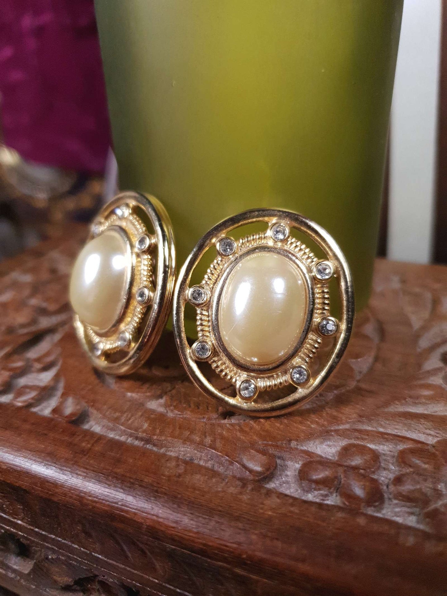 Vintage 1980s Oval Pearl Earrings Rhinestone Clip-On