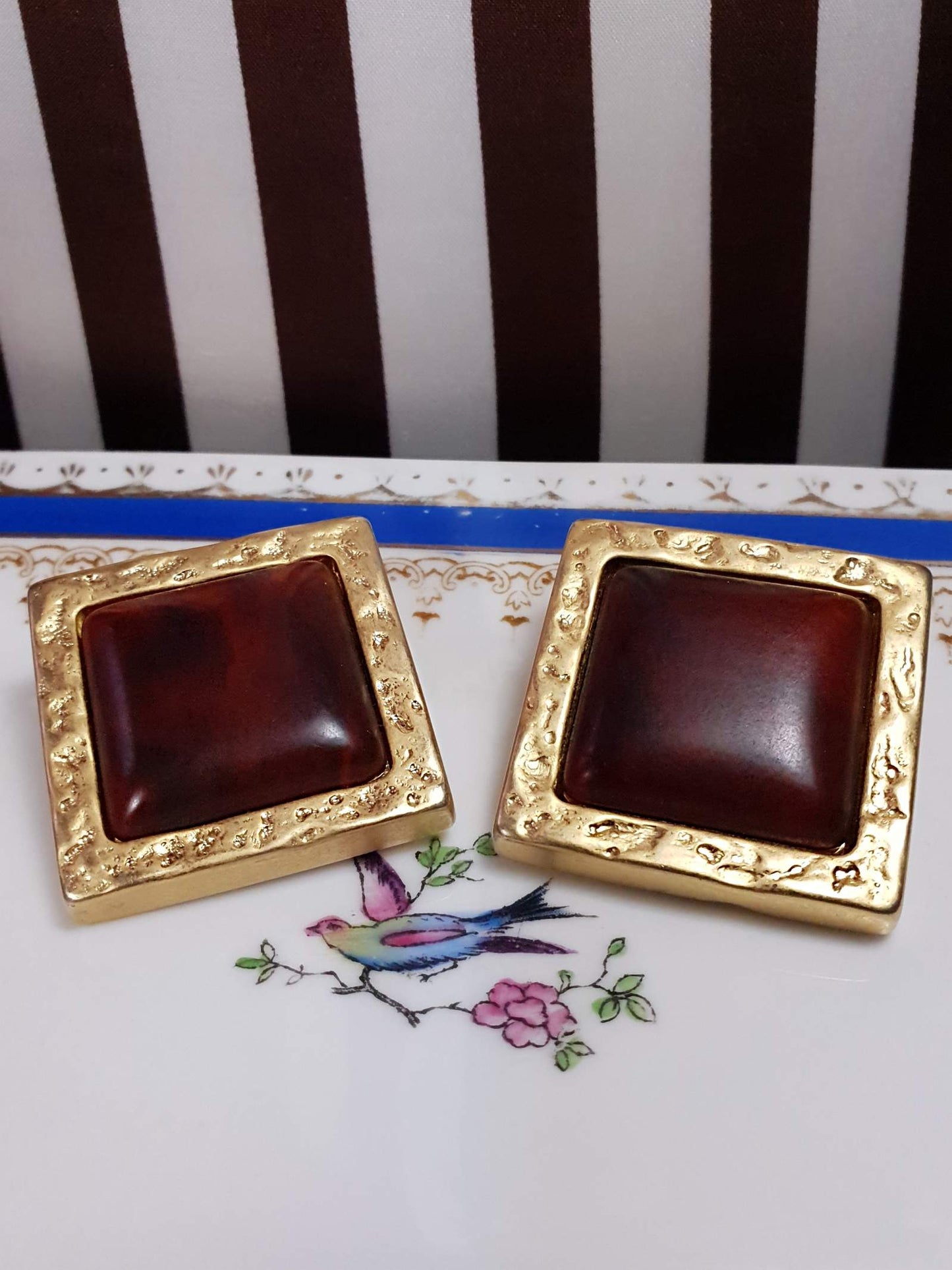 Vintage 1980s Gold Square Earrings Statement Clip On Resin Marbled Brown