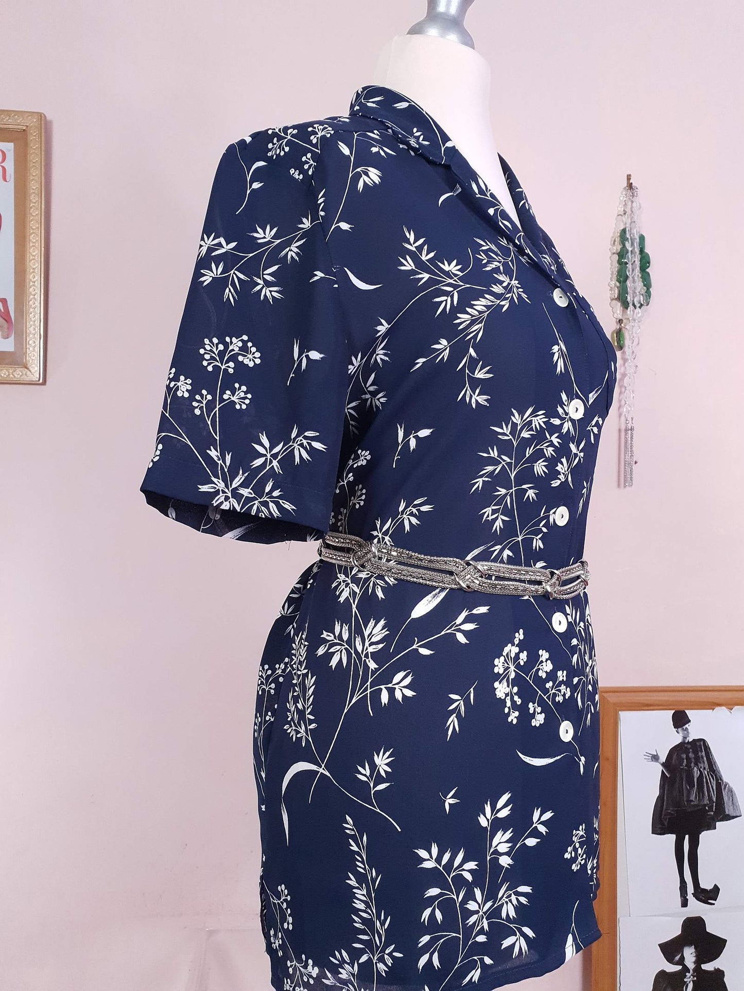 Vintage 1980s Navy Blue Floral Top Size 12 / 14 Chiffon Blouse