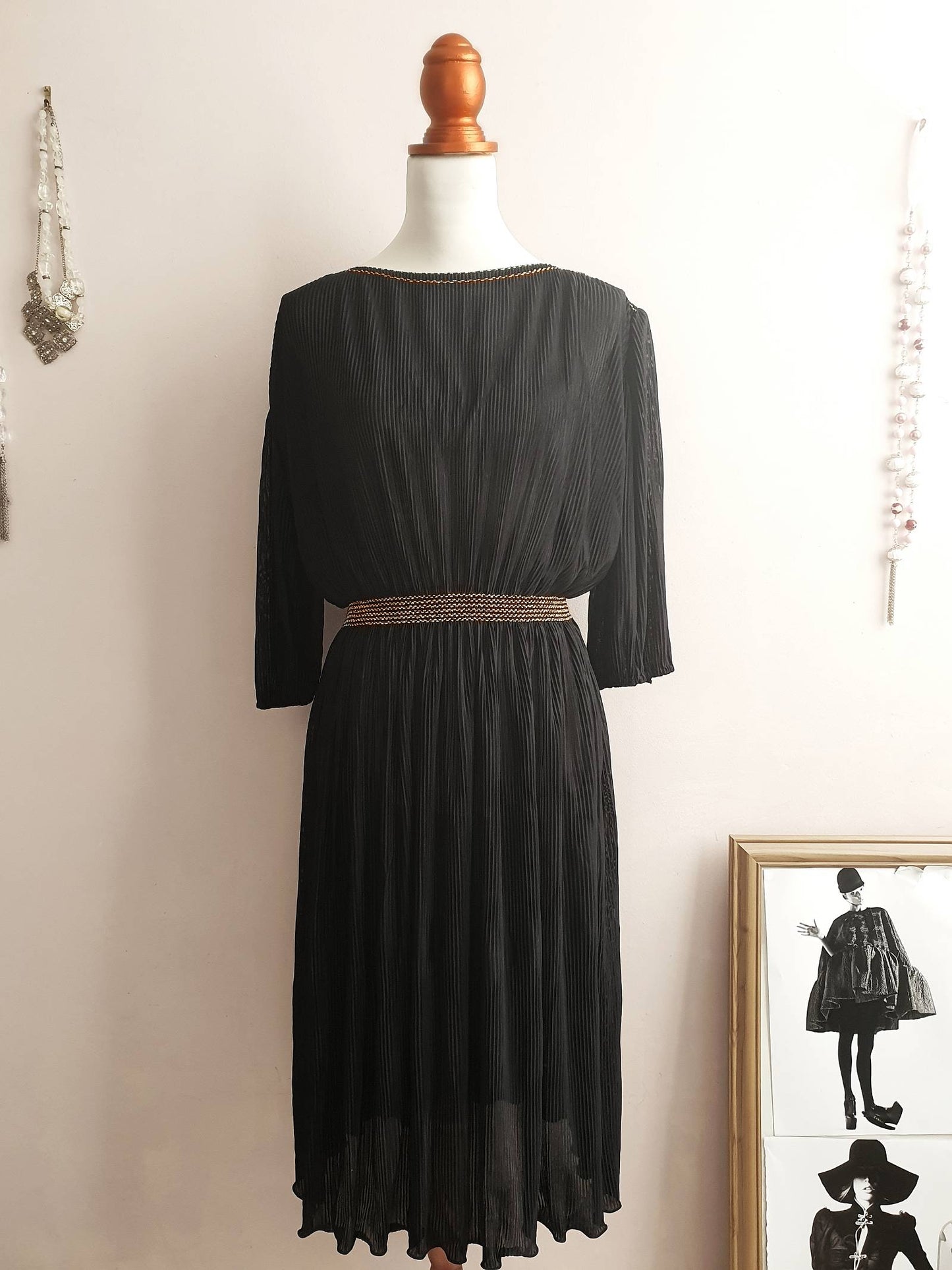 1980s Vintage Black Pleated Gold Trim Party Dress - Size 14/16