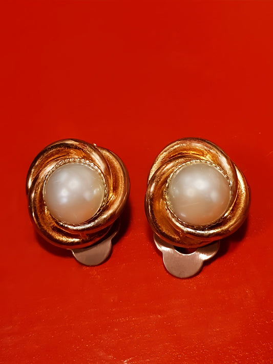 Vintage 1980s Faux Pearl Earrings Clip-On Gold Tone Retro