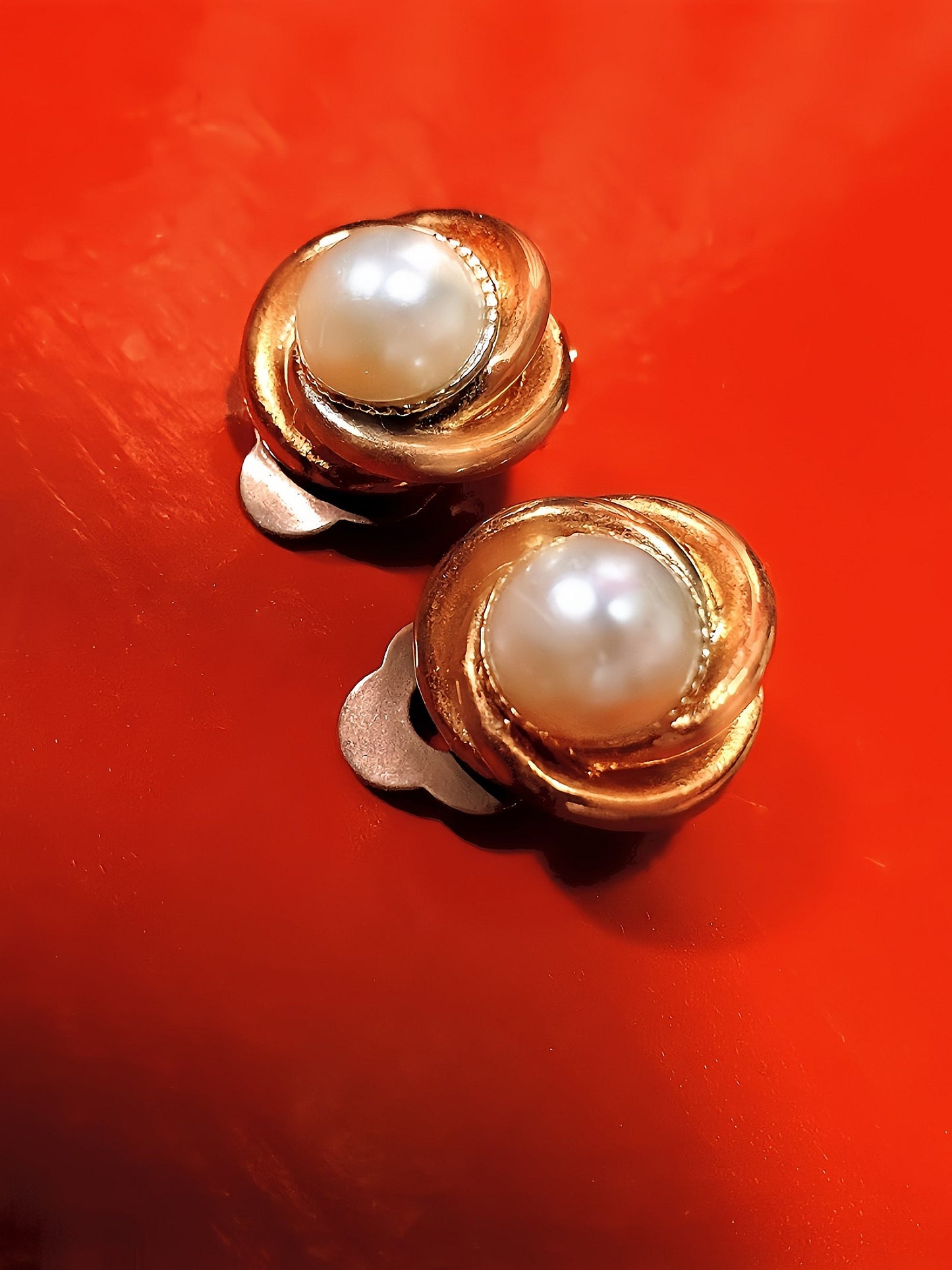 Vintage 1980s Faux Pearl Earrings Clip-On Gold Tone Retro