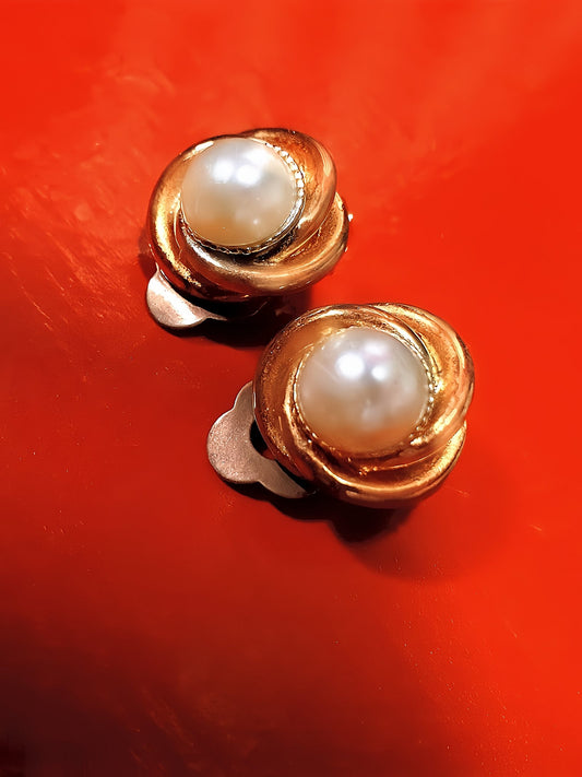Vintage 1980s Faux Pearl Earrings Clip-On Gold Tone Retro