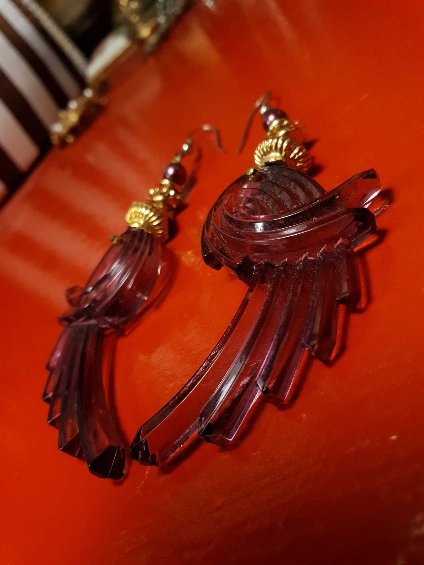 Vintage 1980s Dangle Lucite Earrings Art Deco Style Purple Faux Pearl