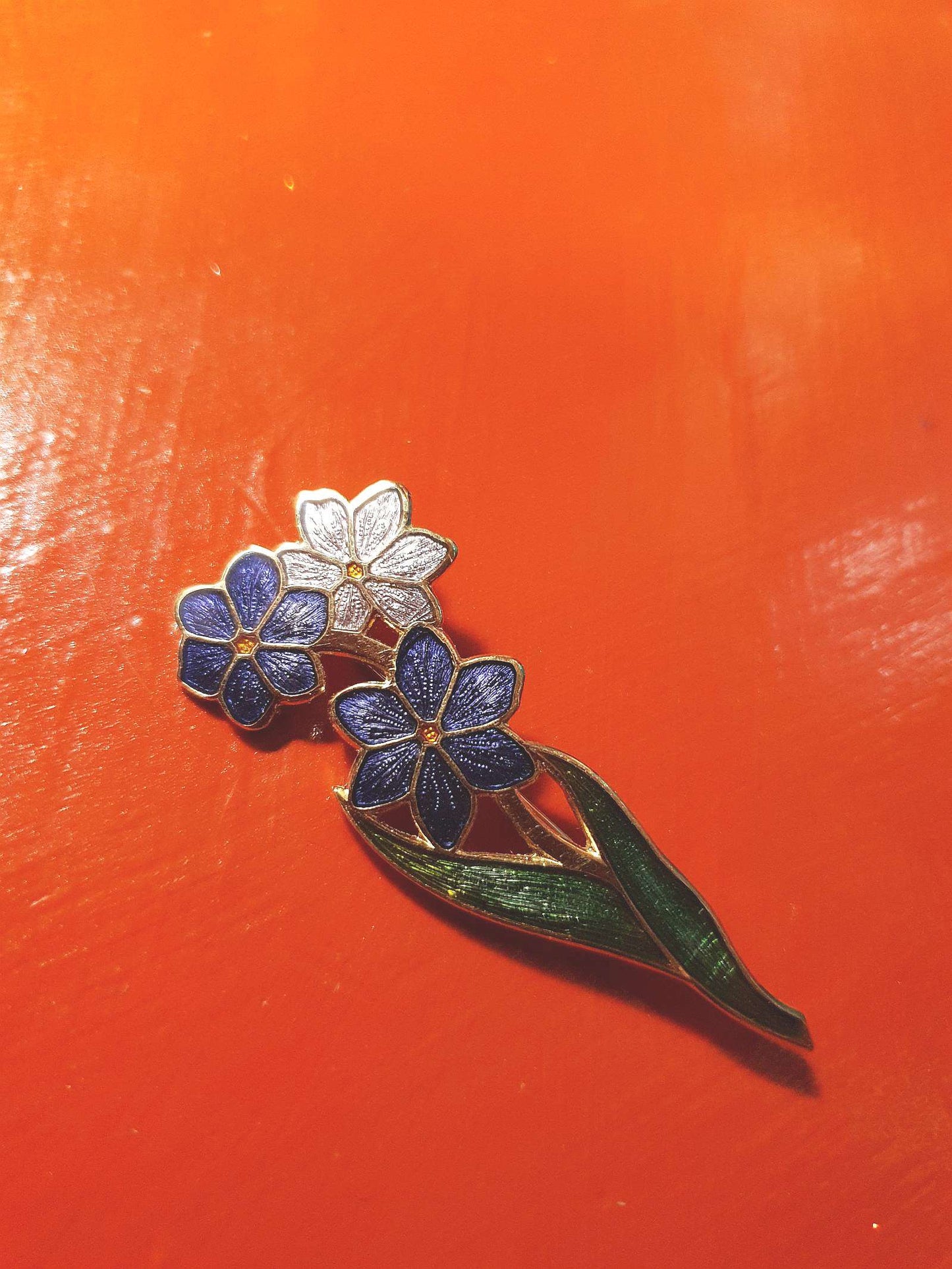 Vintage 1980s Floral Cloisonne Brooch Flower Gold Tone