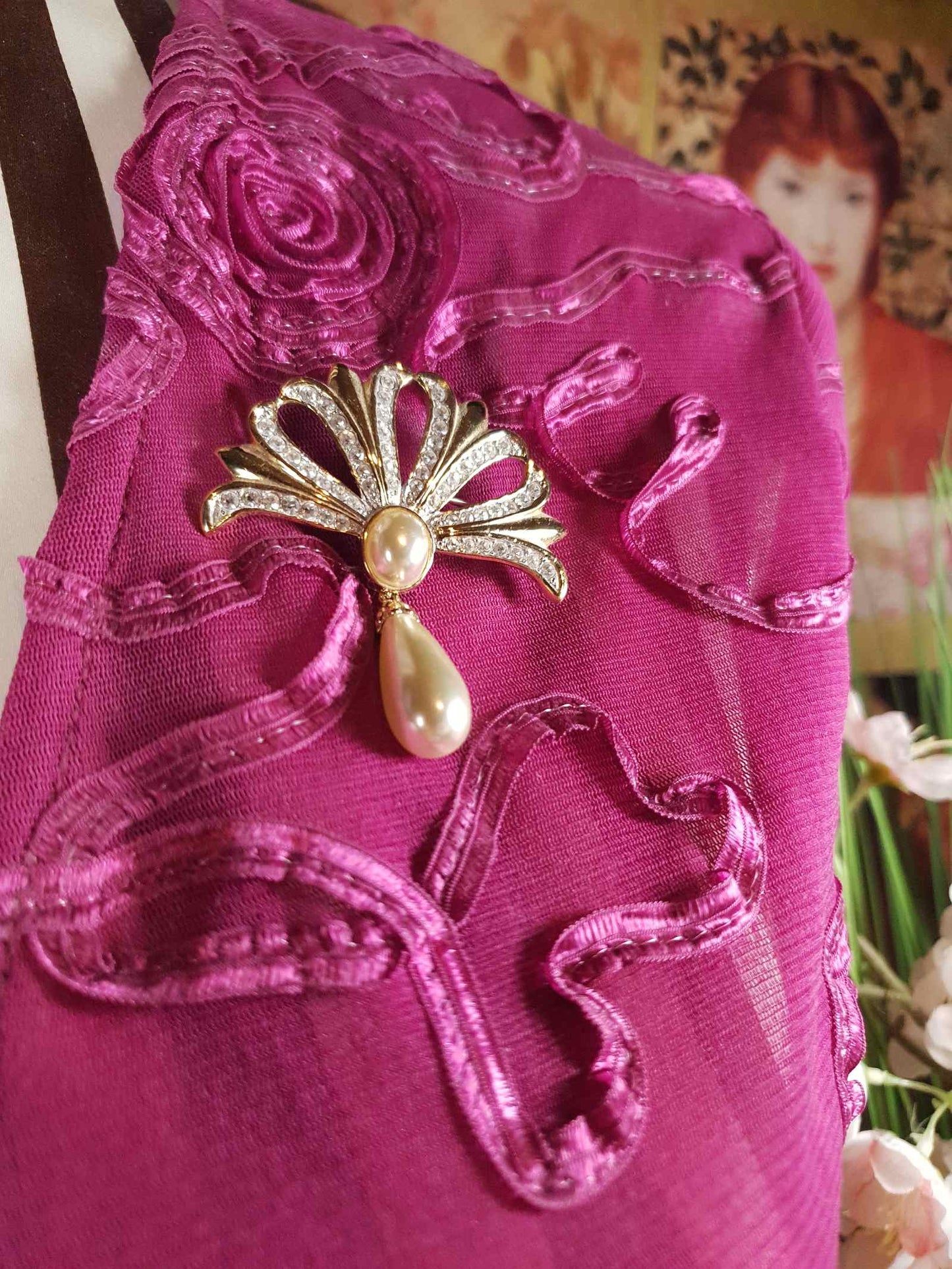 Vintage 1980s Rhinestone Pearl Brooch Dangle Drop Gold-Tone