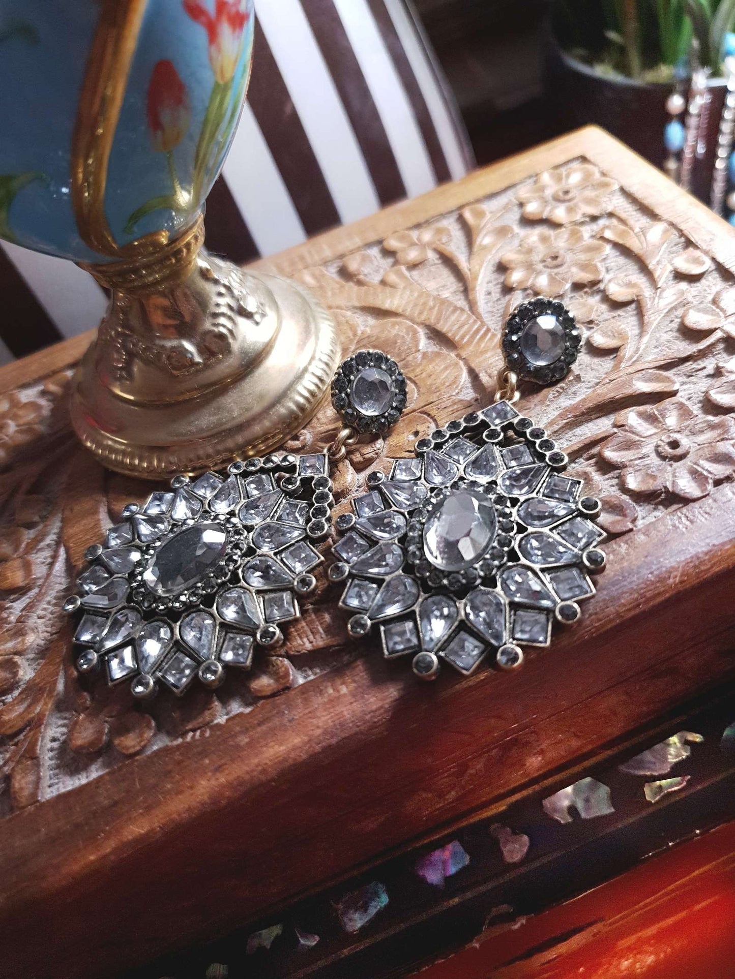 Vintage 1980s Grey Rhinestone Dangle Earrings Drop Victorian Revival