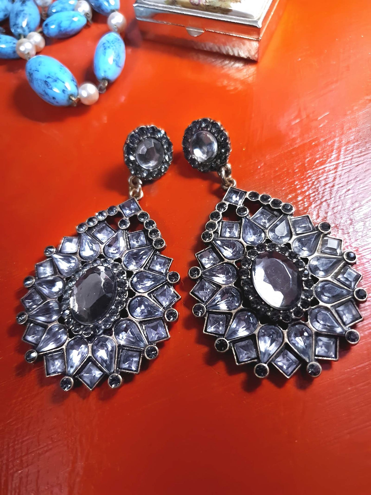 Vintage 1980s Grey Rhinestone Dangle Earrings Drop Victorian Revival