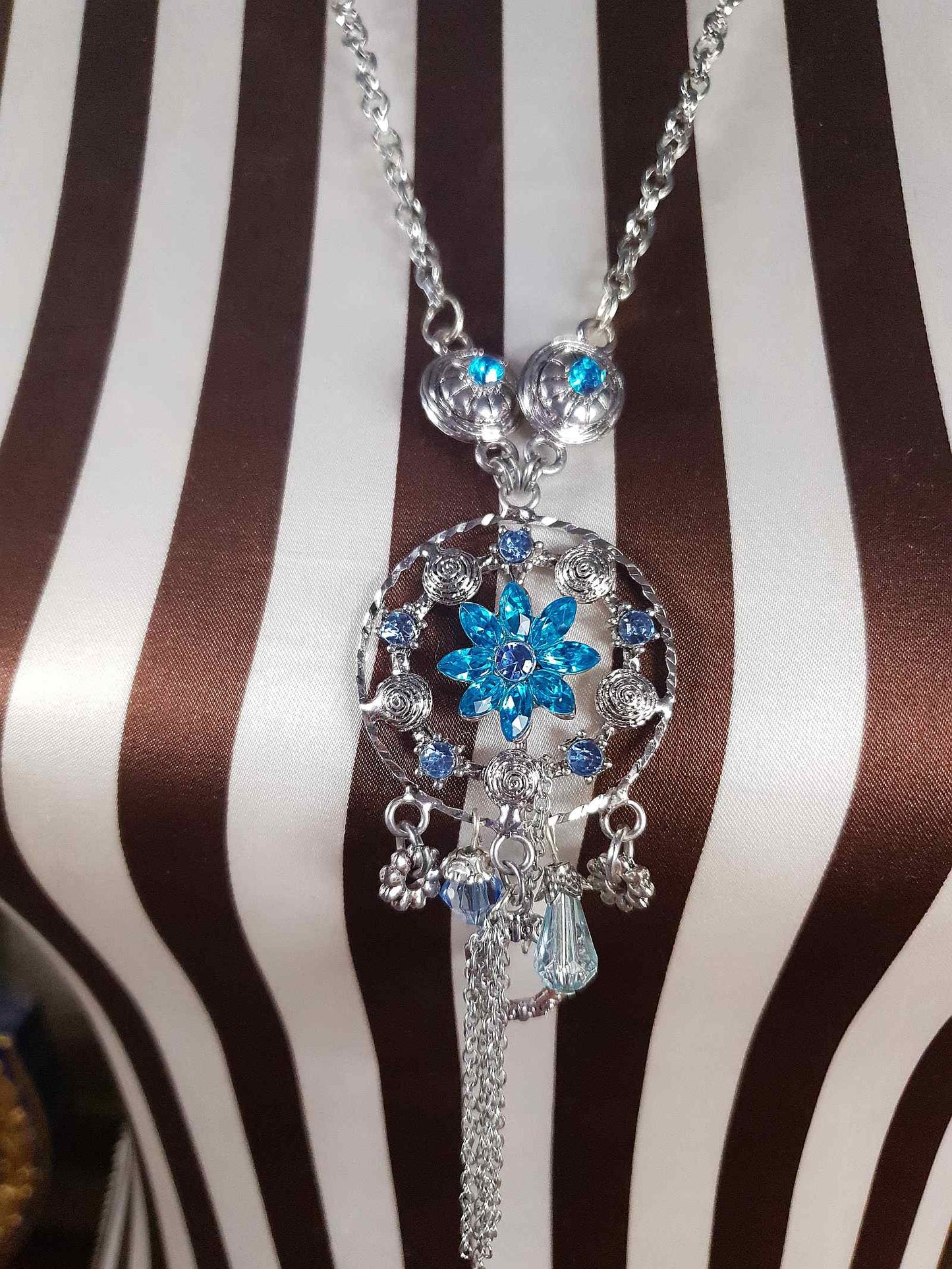 Vintage Blue Rhinestone Charm Boho Necklace Pendant Y2K Floral Flower