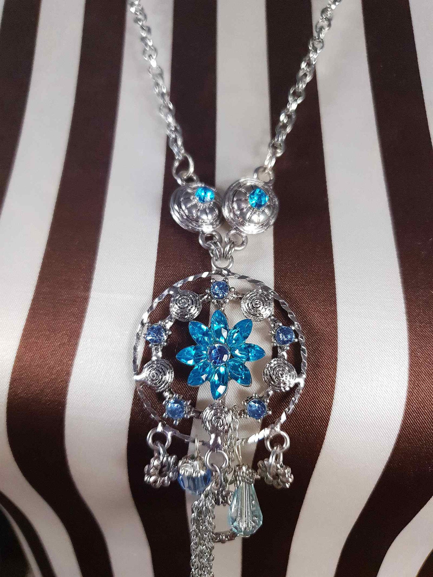 Vintage Blue Rhinestone Charm Boho Necklace Pendant Y2K Floral Flower