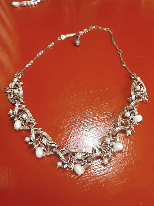 Vintage 1950s Glass Pearl Leaf Necklace Retro Choker