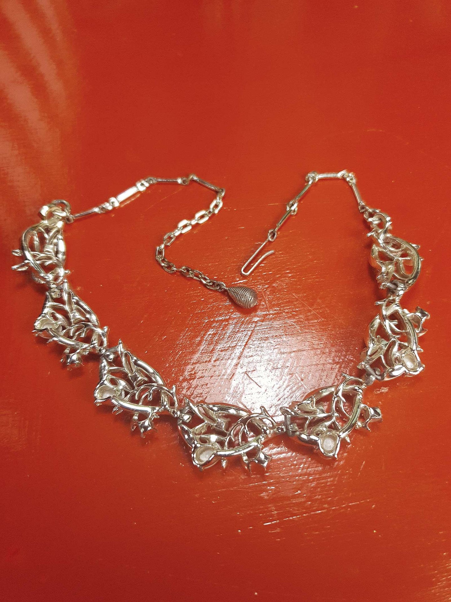 Vintage 1950s Glass Pearl Leaf Necklace Retro