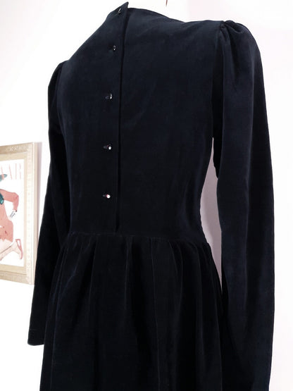English Classics - Beautiful Vintage 1980s Laura Ashley Black Velvet Dress - Size 12