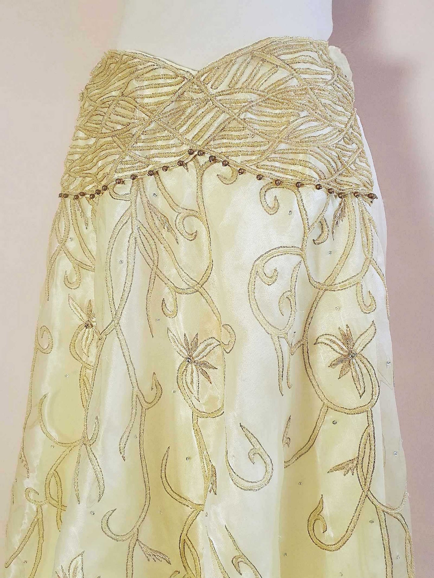 Vintage Pale Yellow Organza Flower Embroidered Skirt Sequins Floral 1970s - Size 12