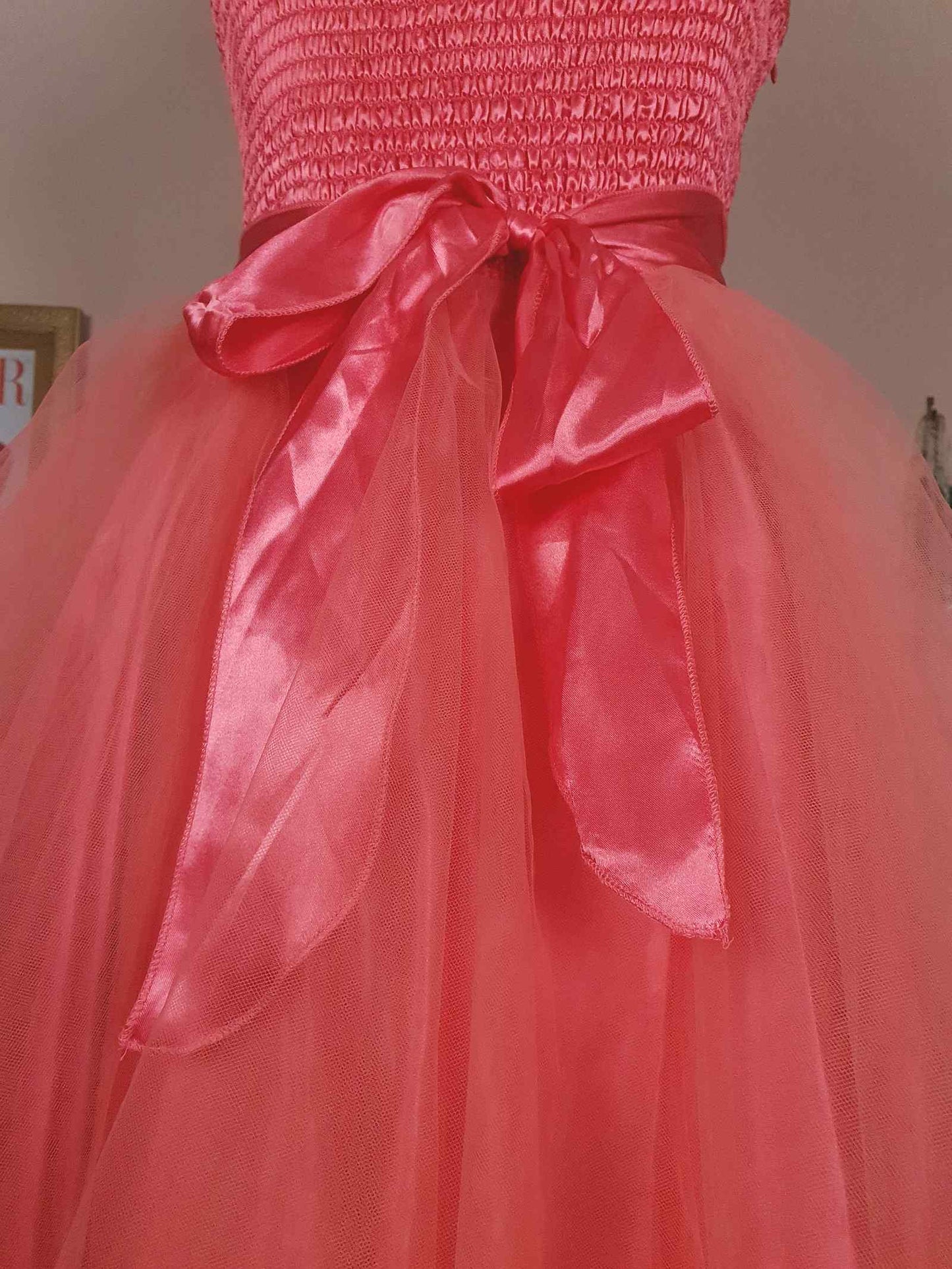 Vintage Peach Satin & Tulle Party Dress Ball Gown Y2K Prom Fit & Flare Size 8