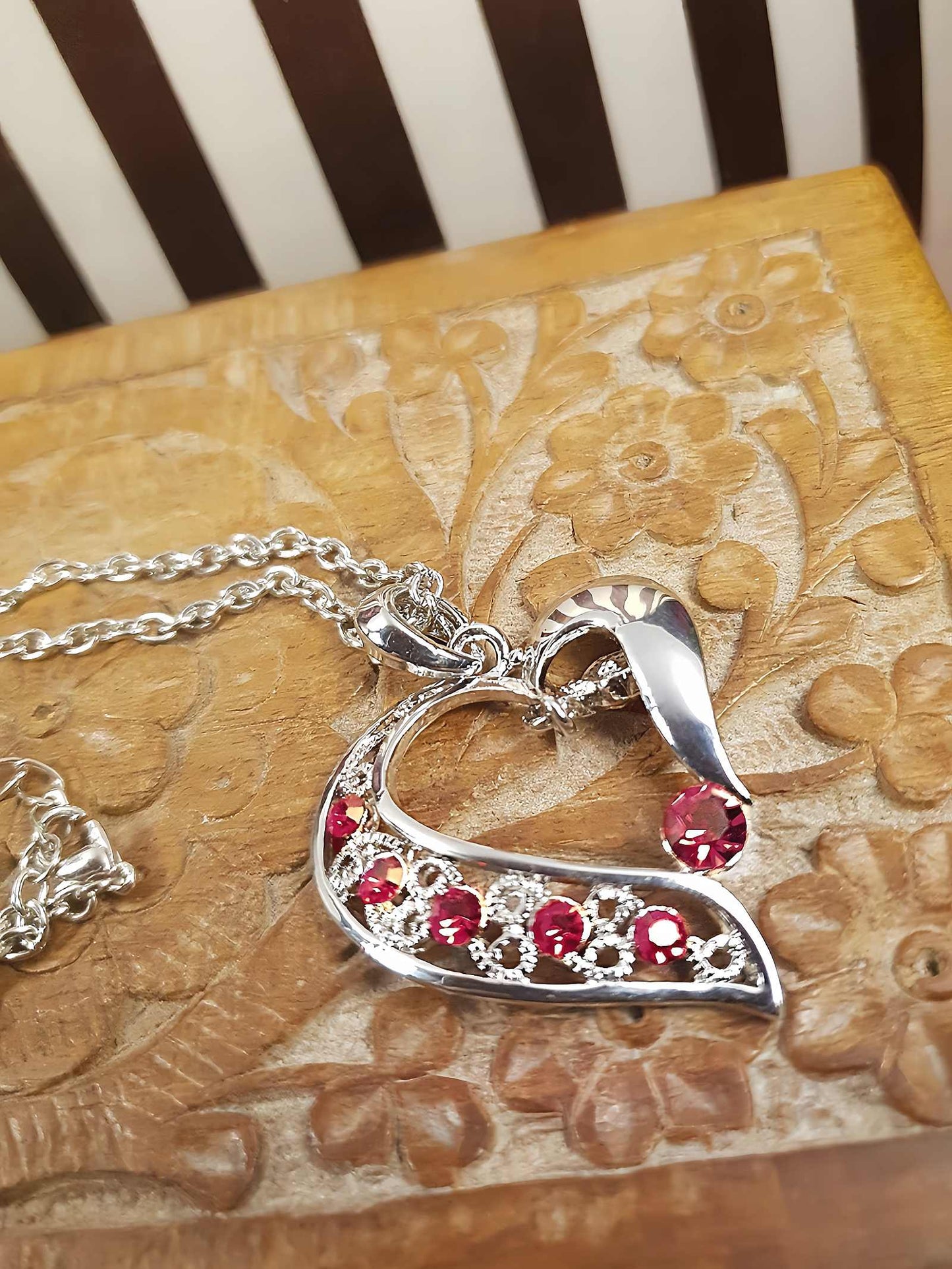 Vintage Red Rhinestone Heart Pendant Necklace Y2K