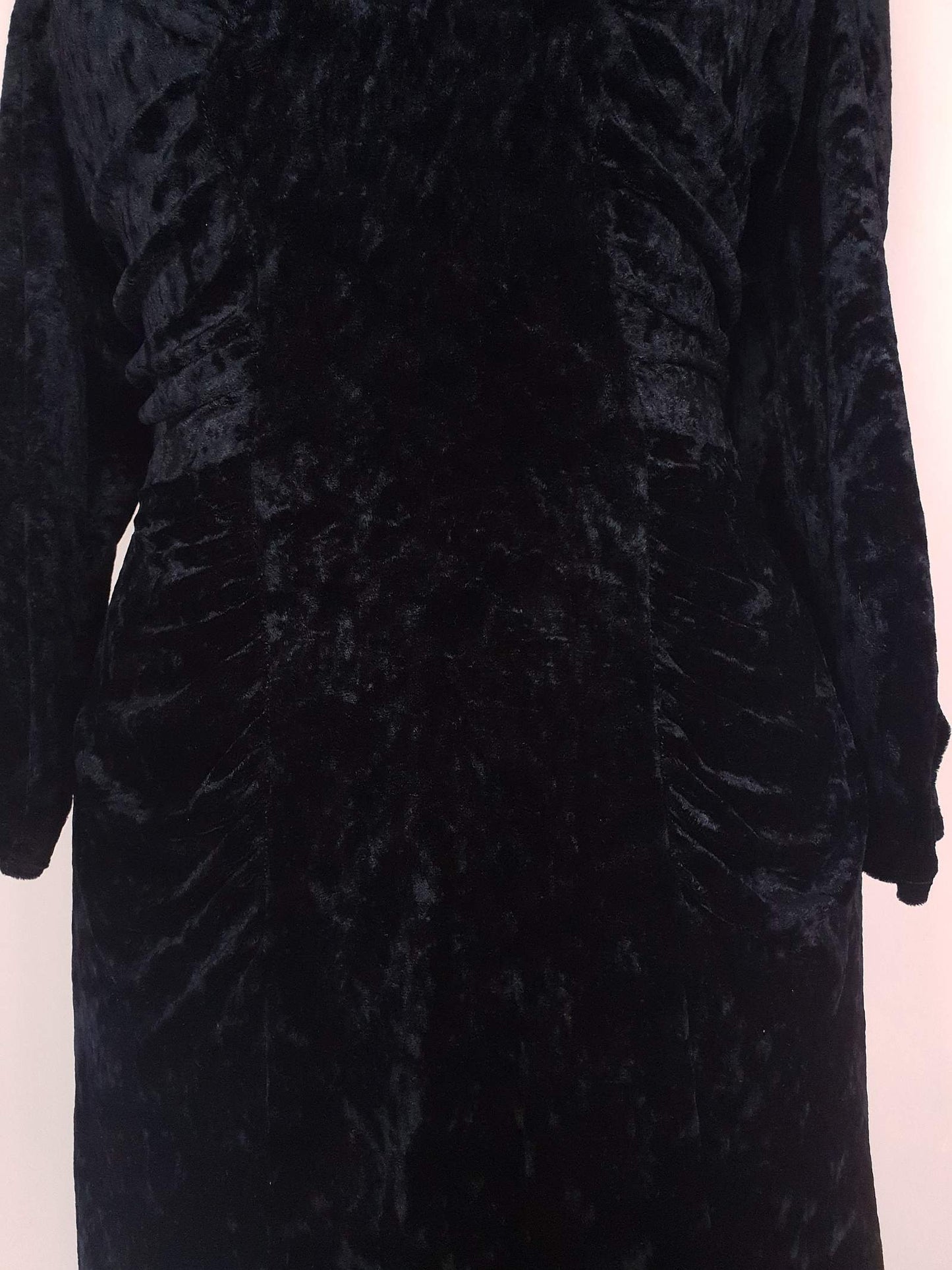 Vintage Black Crushed Velvet Boho Dress 1960s - Size 10/12 LBD Bohemian