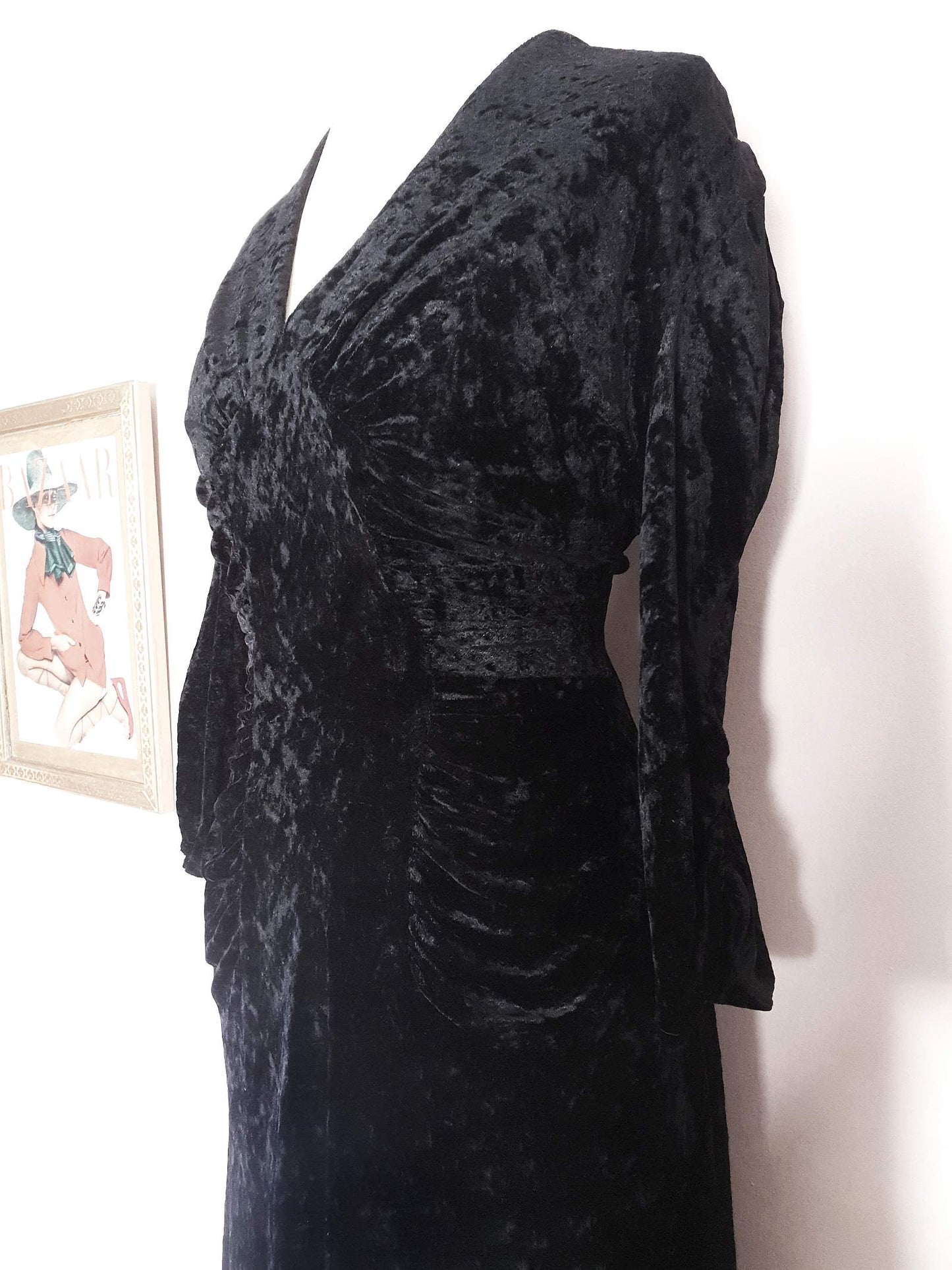 Vintage Black Crushed Velvet Boho Dress 1960s - Size 10/12 LBD Bohemian