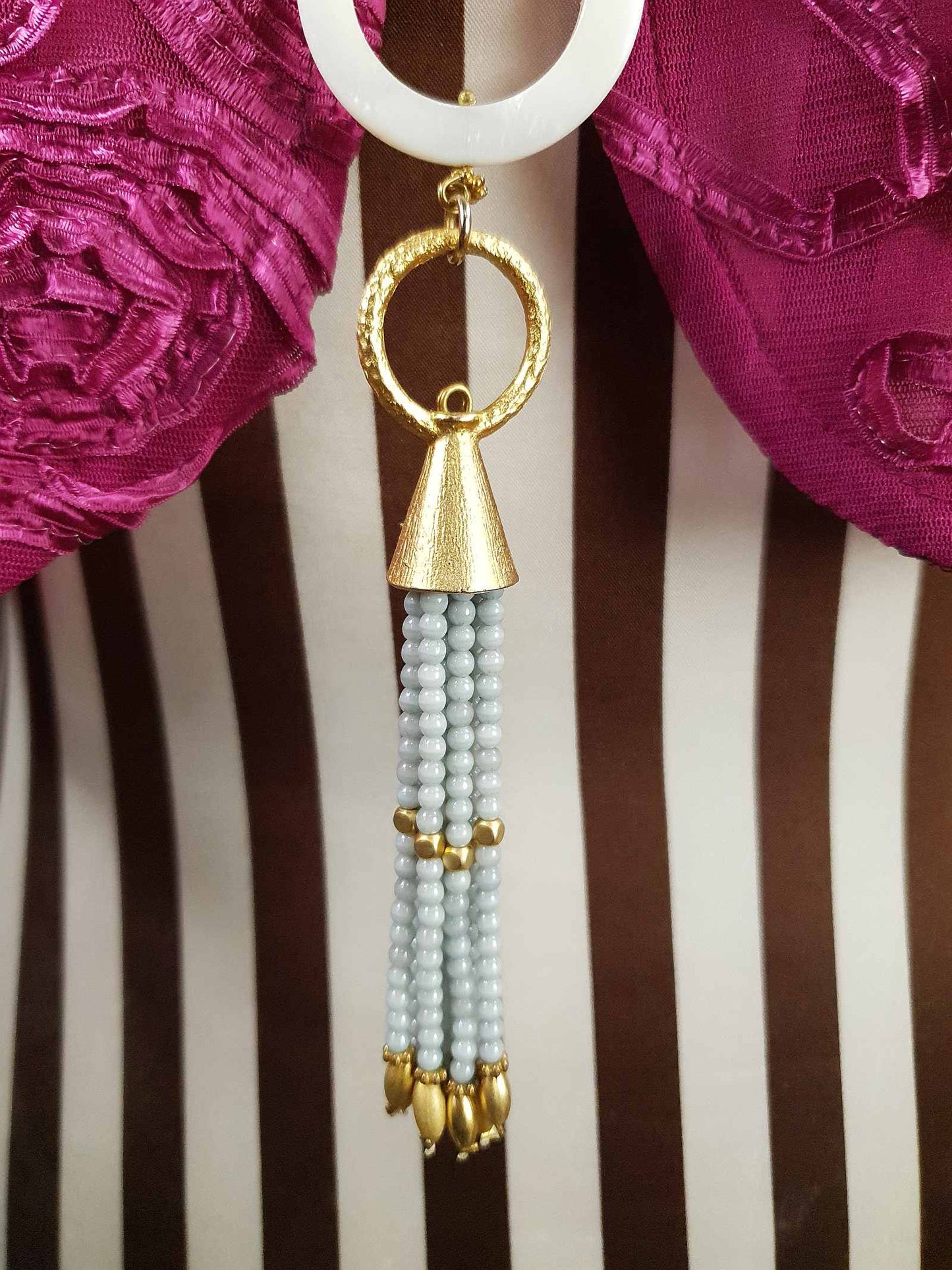 Vintage White Baroque Pearl Necklace Pendant Mother of Pearl Pale Blue Bead MOP