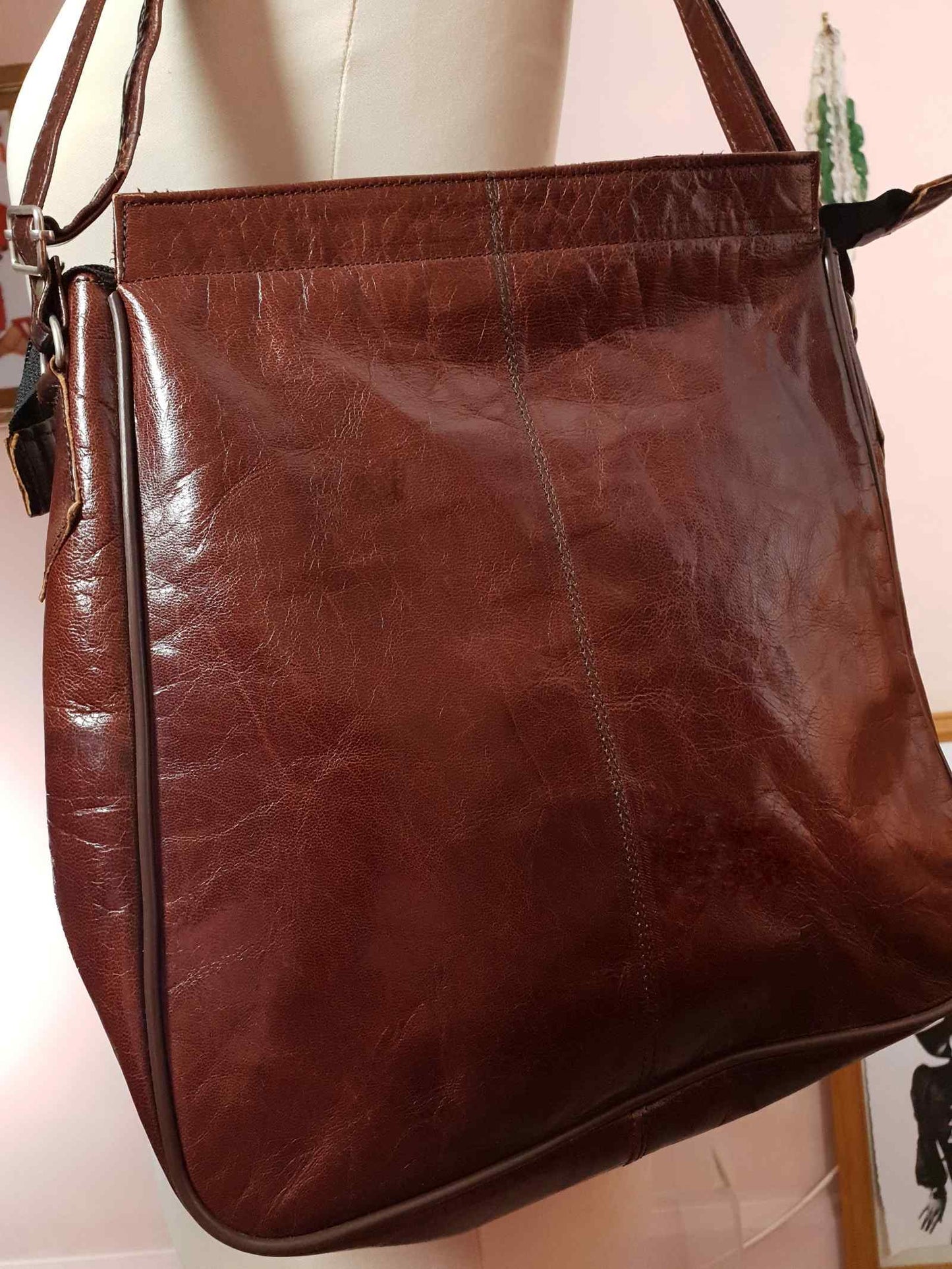 Vintage 1970s Brown Leather Shoulder Bag Adjustable Crossbody Retro Boho Handbag