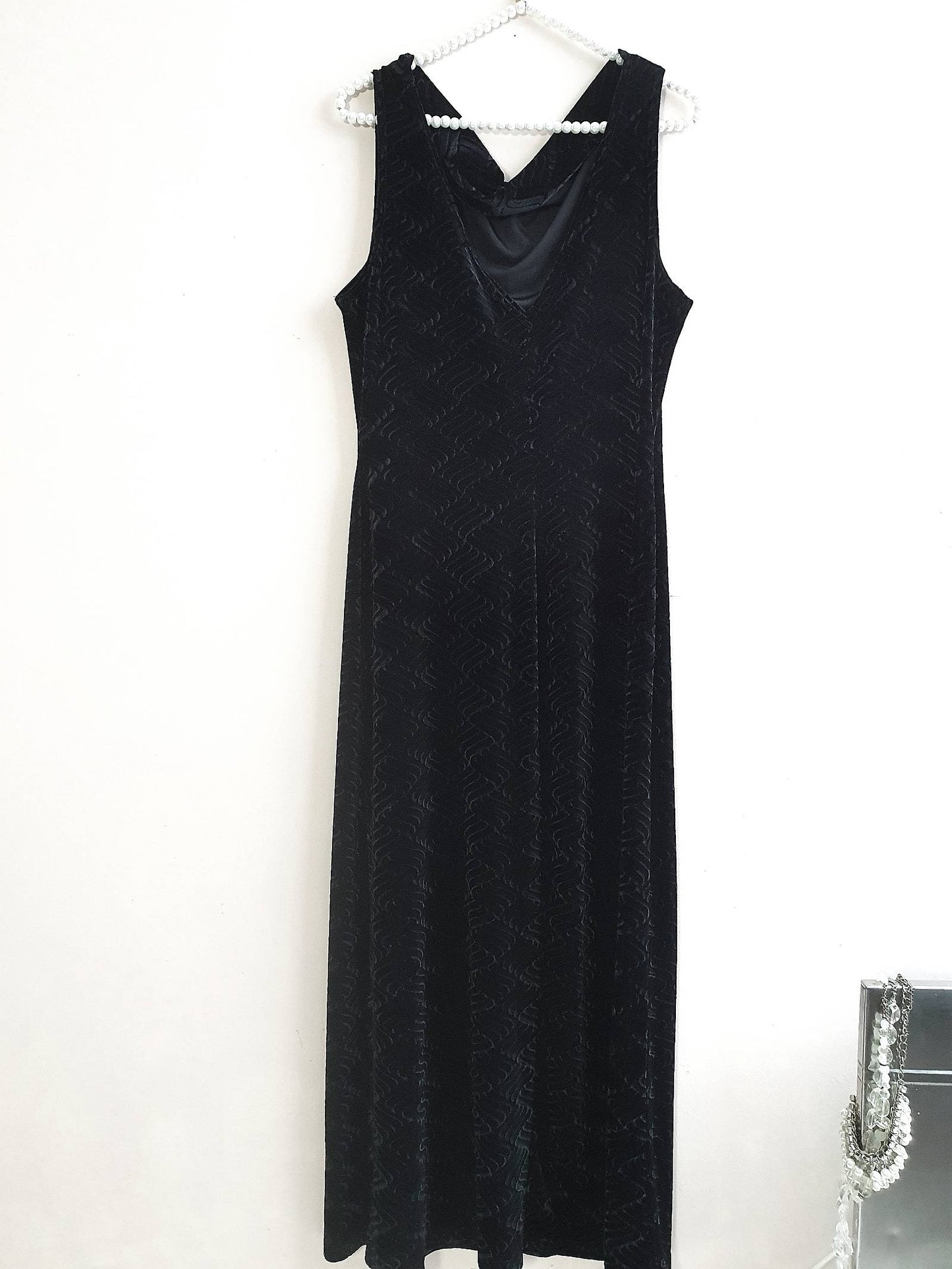 1980s Vintage Black Velvet Maxi Dress - Size 14