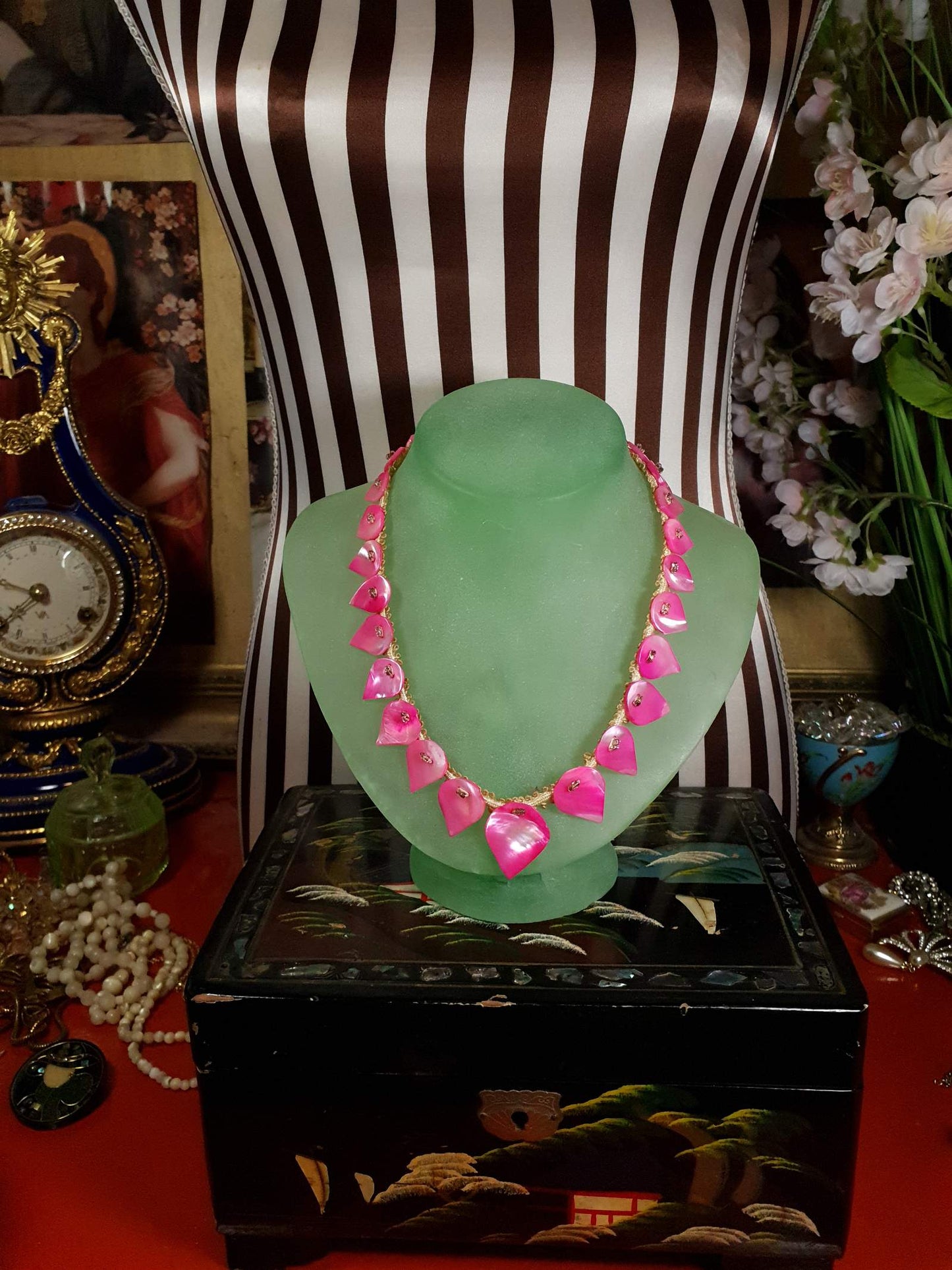 Vintage 1930s Mother Of Pearl Necklace 16" Choker Cerise Pink Teardrop Art Deco