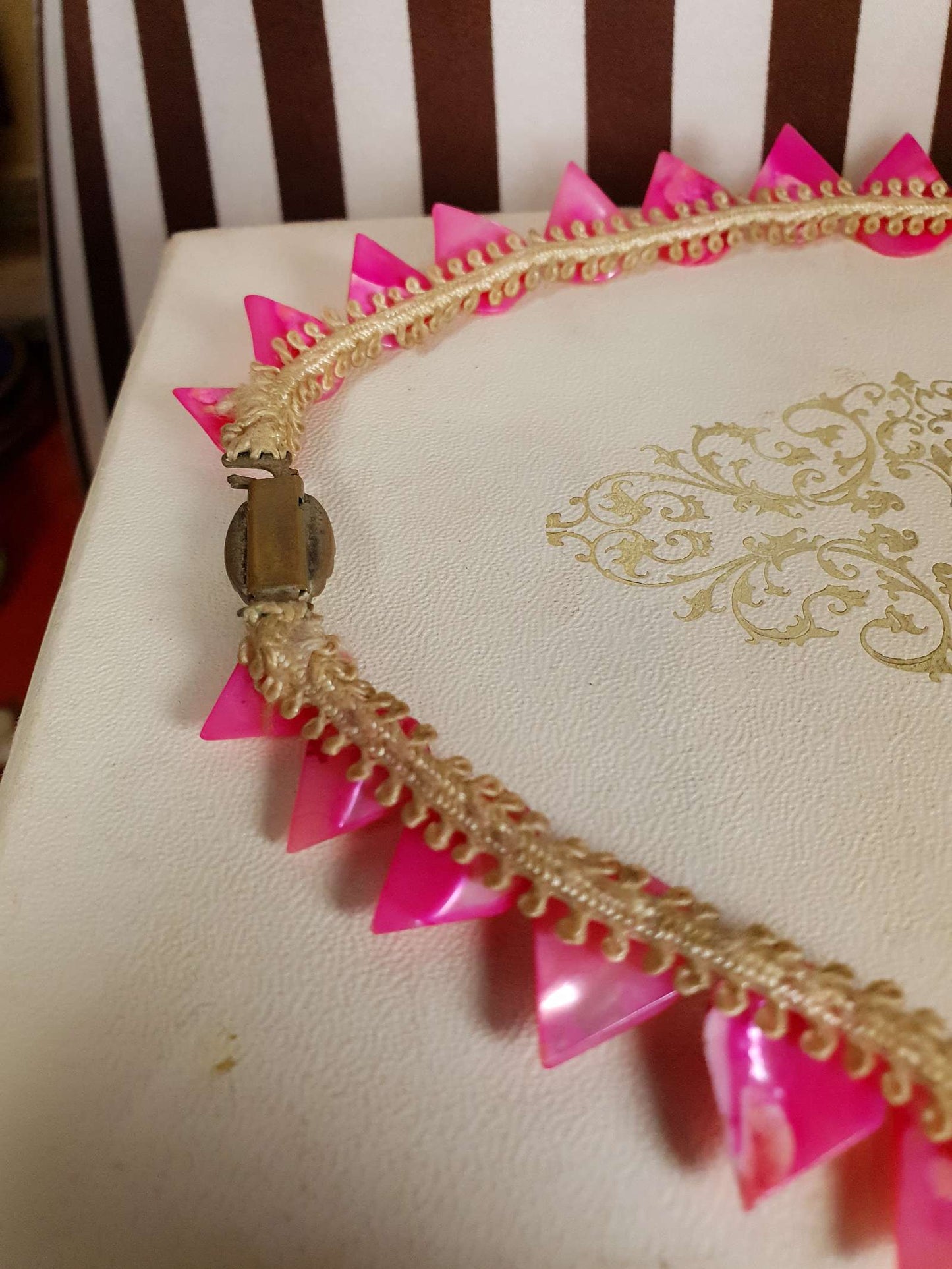 Vintage 1930s Mother Of Pearl Necklace 16" Choker Cerise Pink Teardrop Art Deco