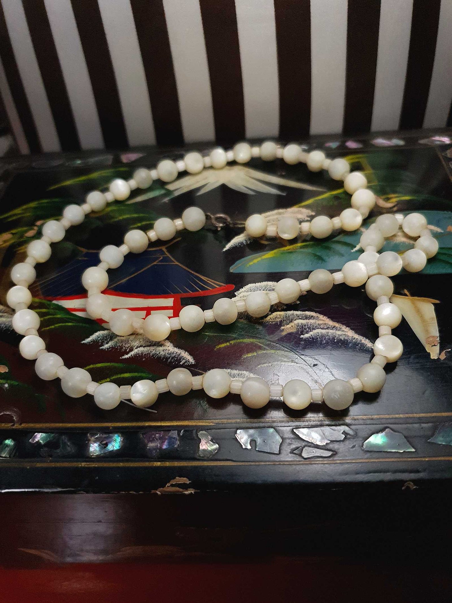 Vintage 1930s Mother of Pearl Necklace Art Deco MOP