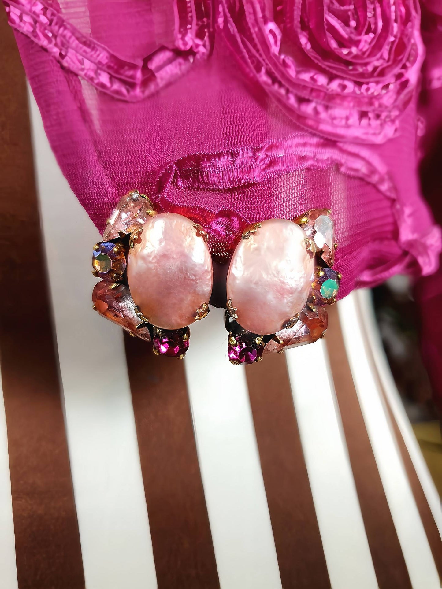 Vintage 1950s Weiss Earrings Pink Rhinestone Pearl Aurora Borealis Clip-Ons AB
