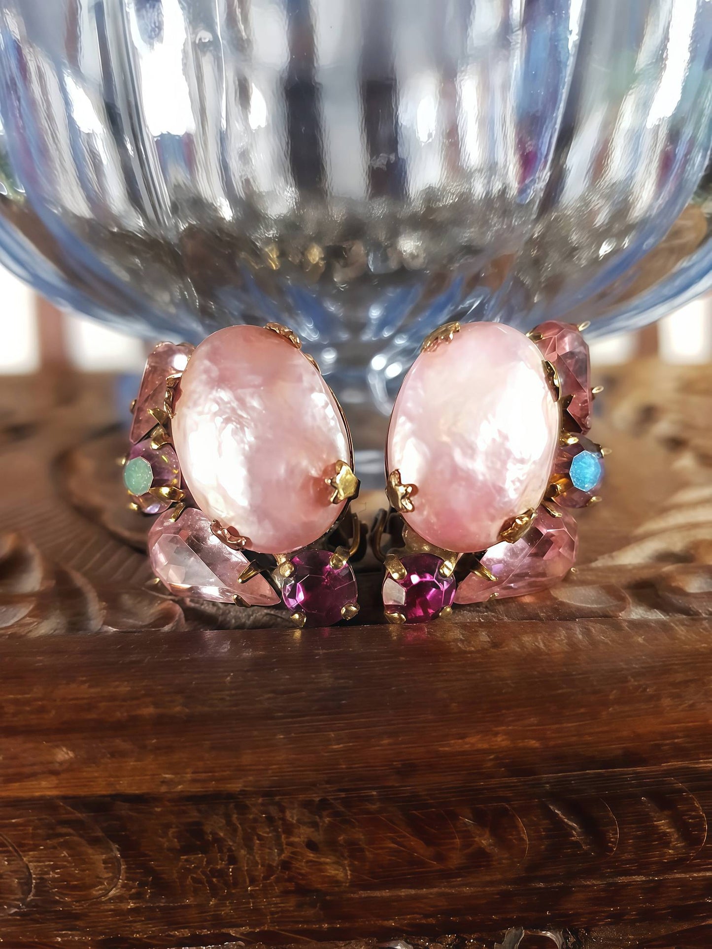 Vintage 1950s Weiss Earrings Pink Rhinestone Pearl Aurora Borealis Clip-Ons AB