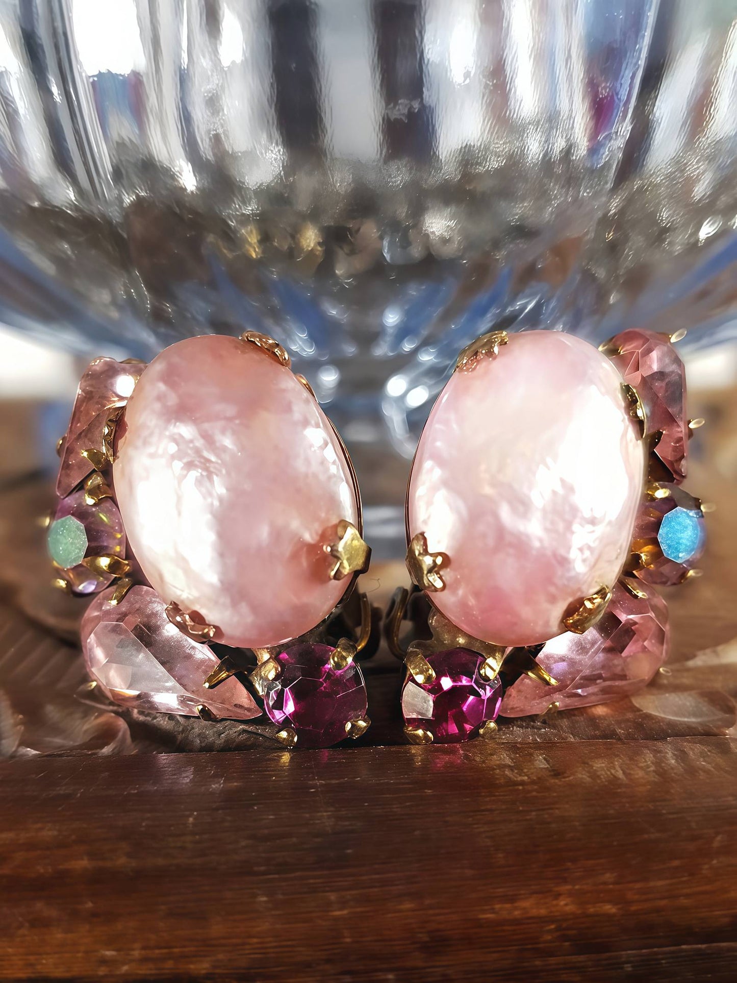 Vintage 1950s Weiss Earrings Pink Rhinestone Pearl Aurora Borealis Clip-Ons AB