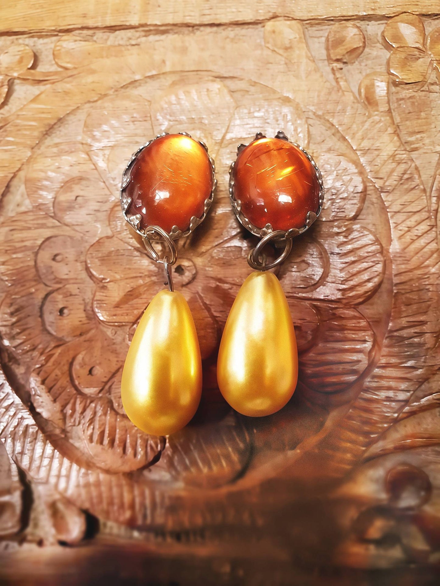 Vintage Orange Yellow Dangle Pearl Earrings 1950s Drop Crackle Glass Clip-On Mid-Century