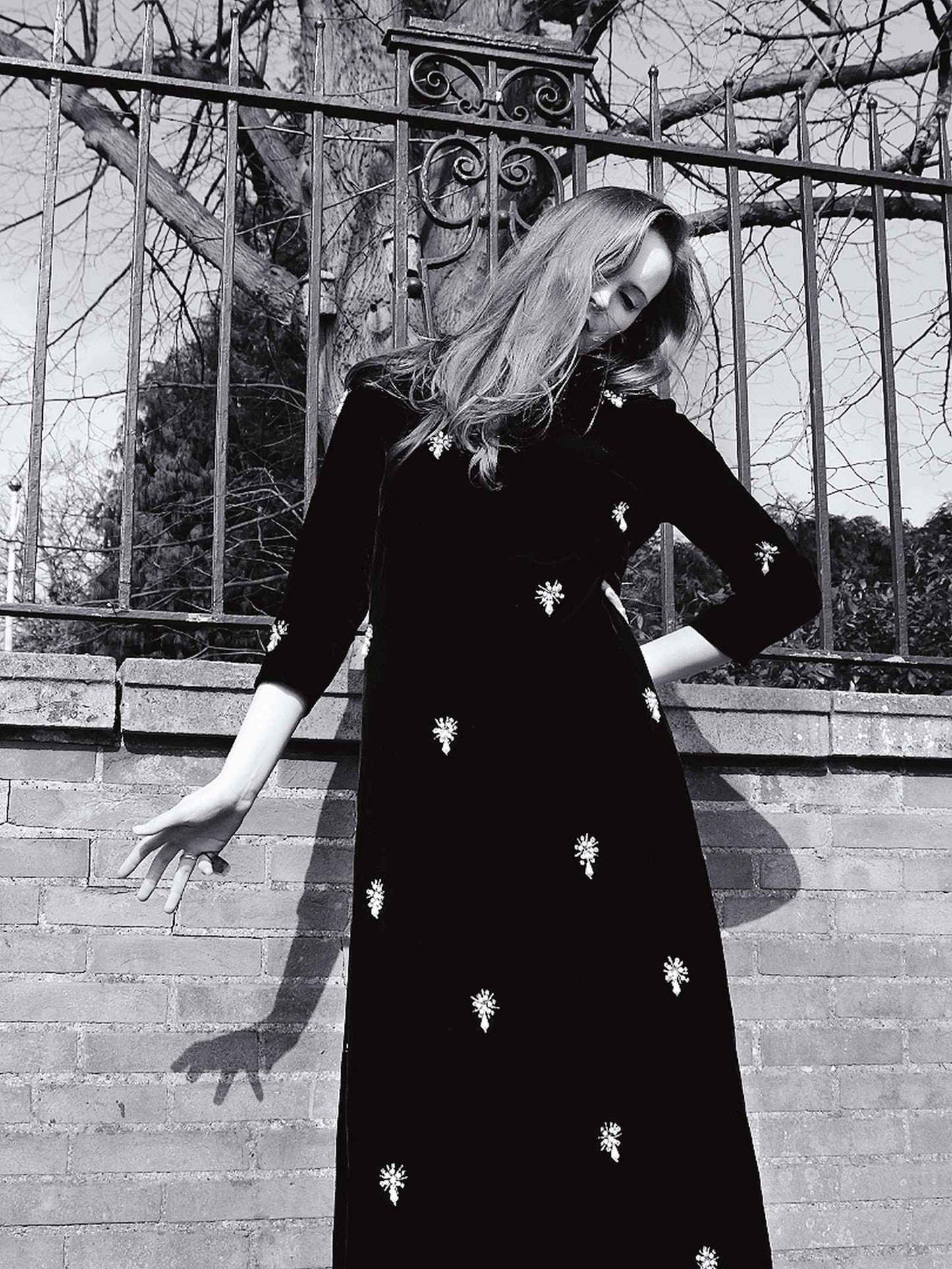Glamourous Vintage 1960s Black Velvet Pearl Beaded Evening Gown Dress - Size 14