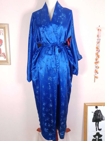 Beautiful Vintage 1960s Azure Blue Silk Japanese Kimono - Free size