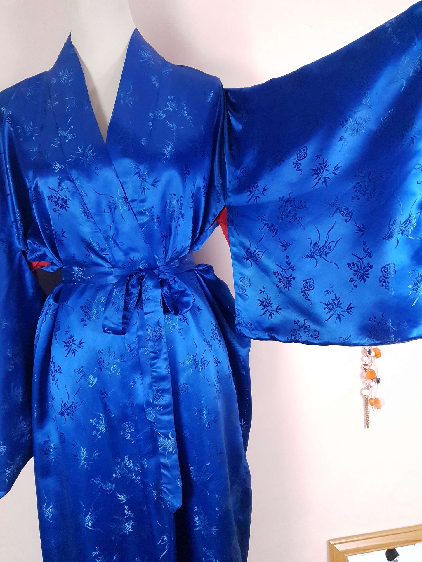 Beautiful Vintage 1960s Azure Blue Silk Japanese Kimono - Free size