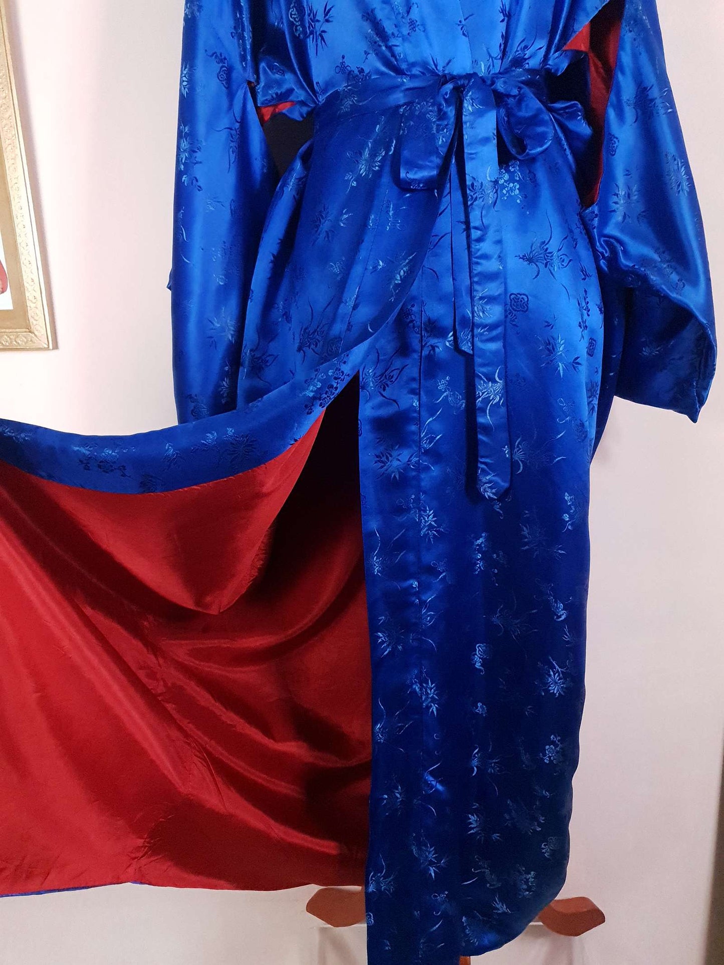 Beautiful Vintage 1960s Azure Blue Silk Japanese Kimono - Free size