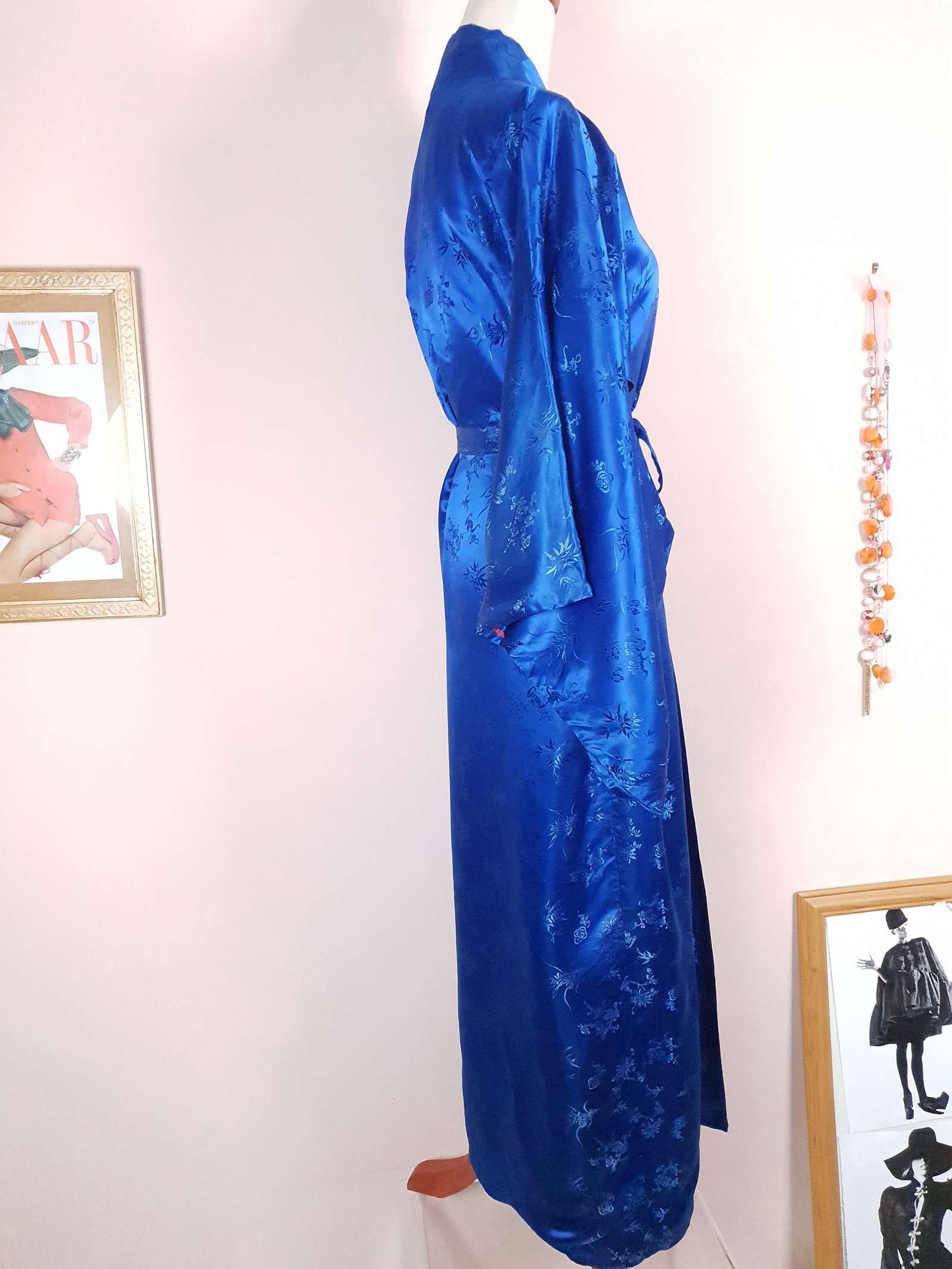 Beautiful Vintage 1960s Azure Blue Silk Japanese Kimono - Free size