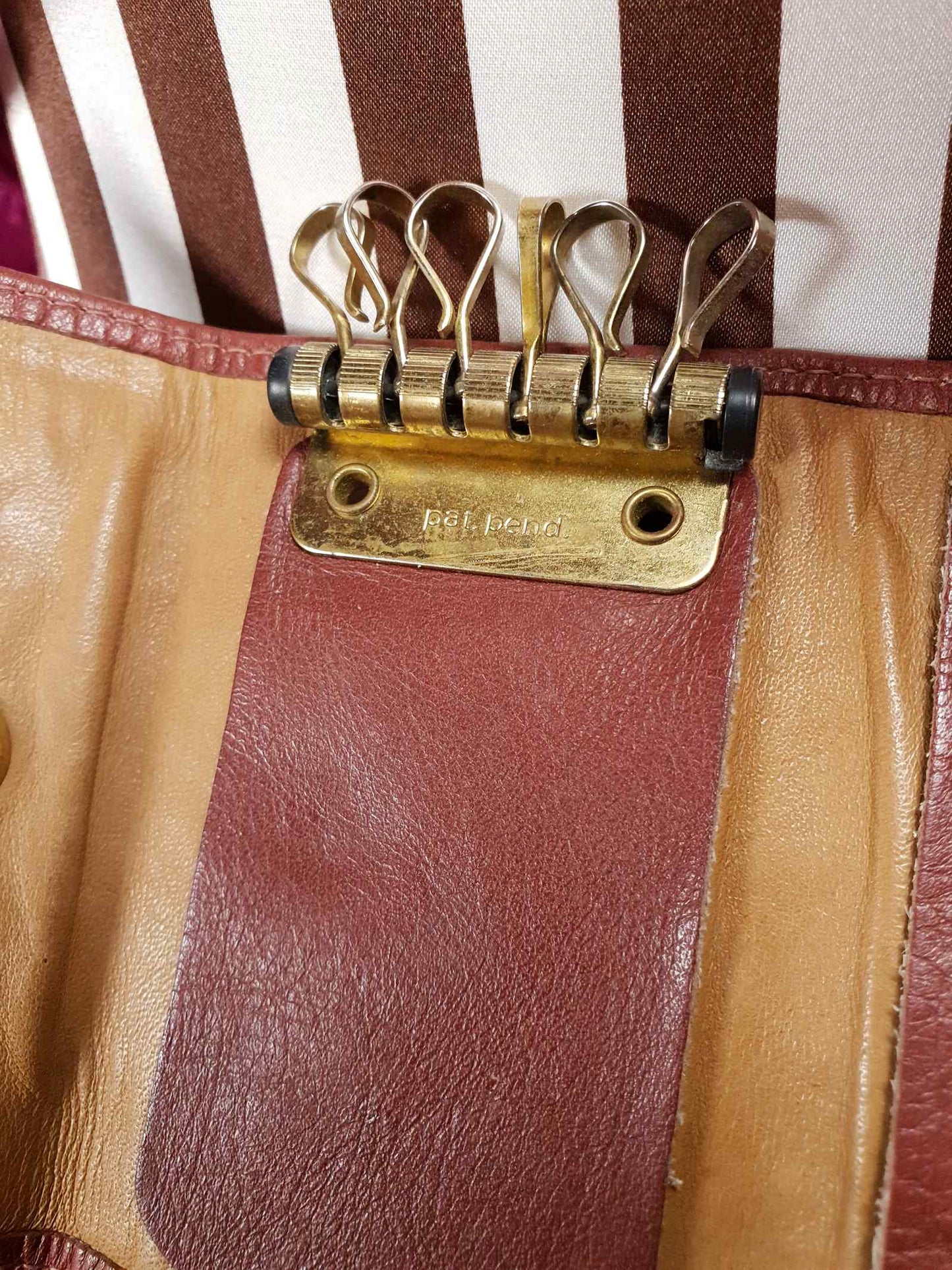 Vintage 1970s Buxton Key Holder Omega Soft Hide Leather Wallet