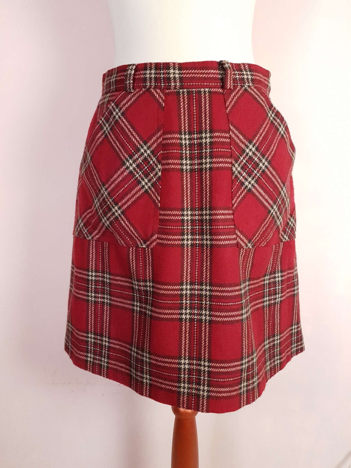 Cute Pre-Loved 1990s Red Tartan Plaid Skirt - Size 16