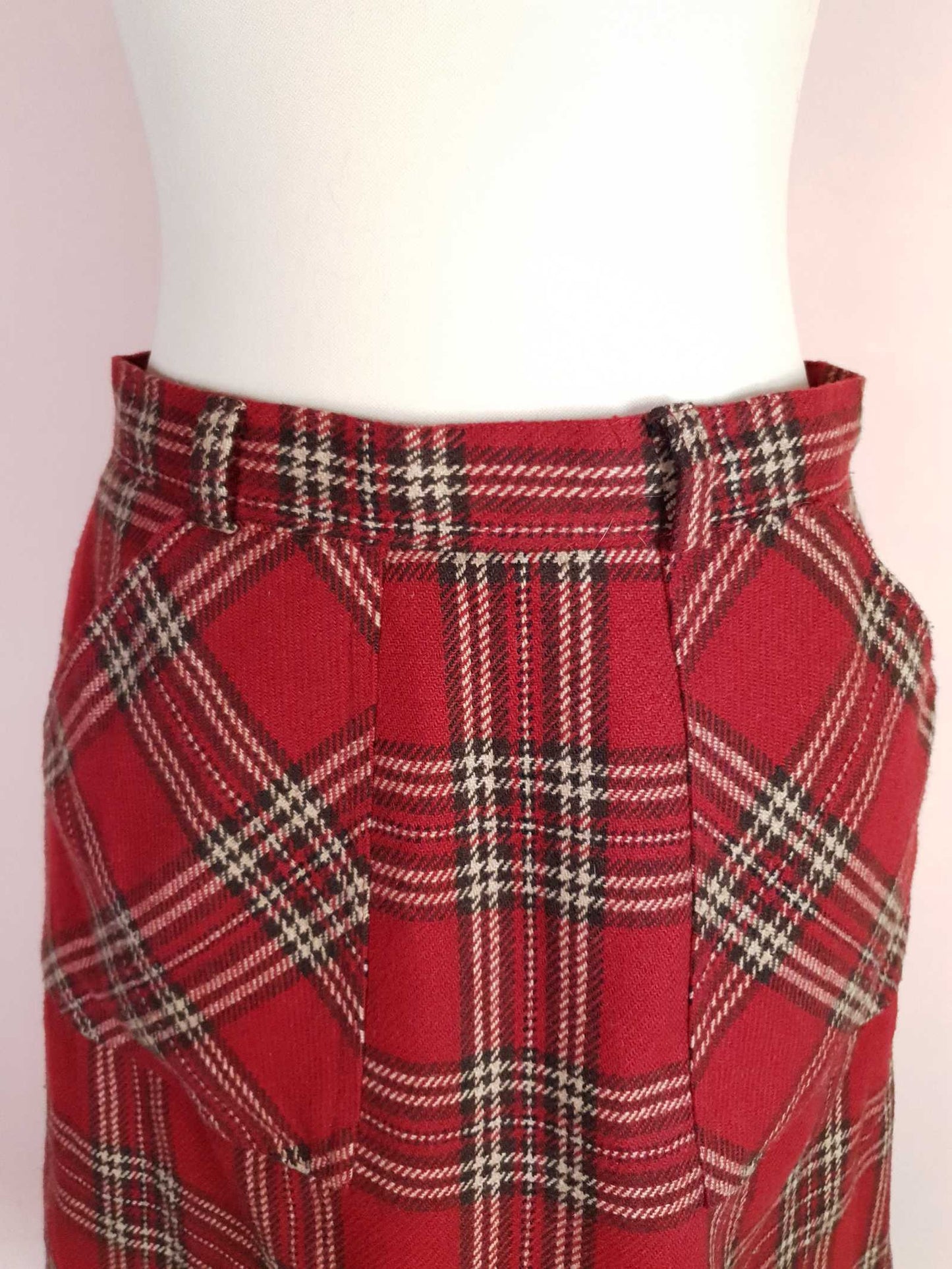 Cute Pre-Loved 1990s Red Tartan Plaid Skirt - Size 16
