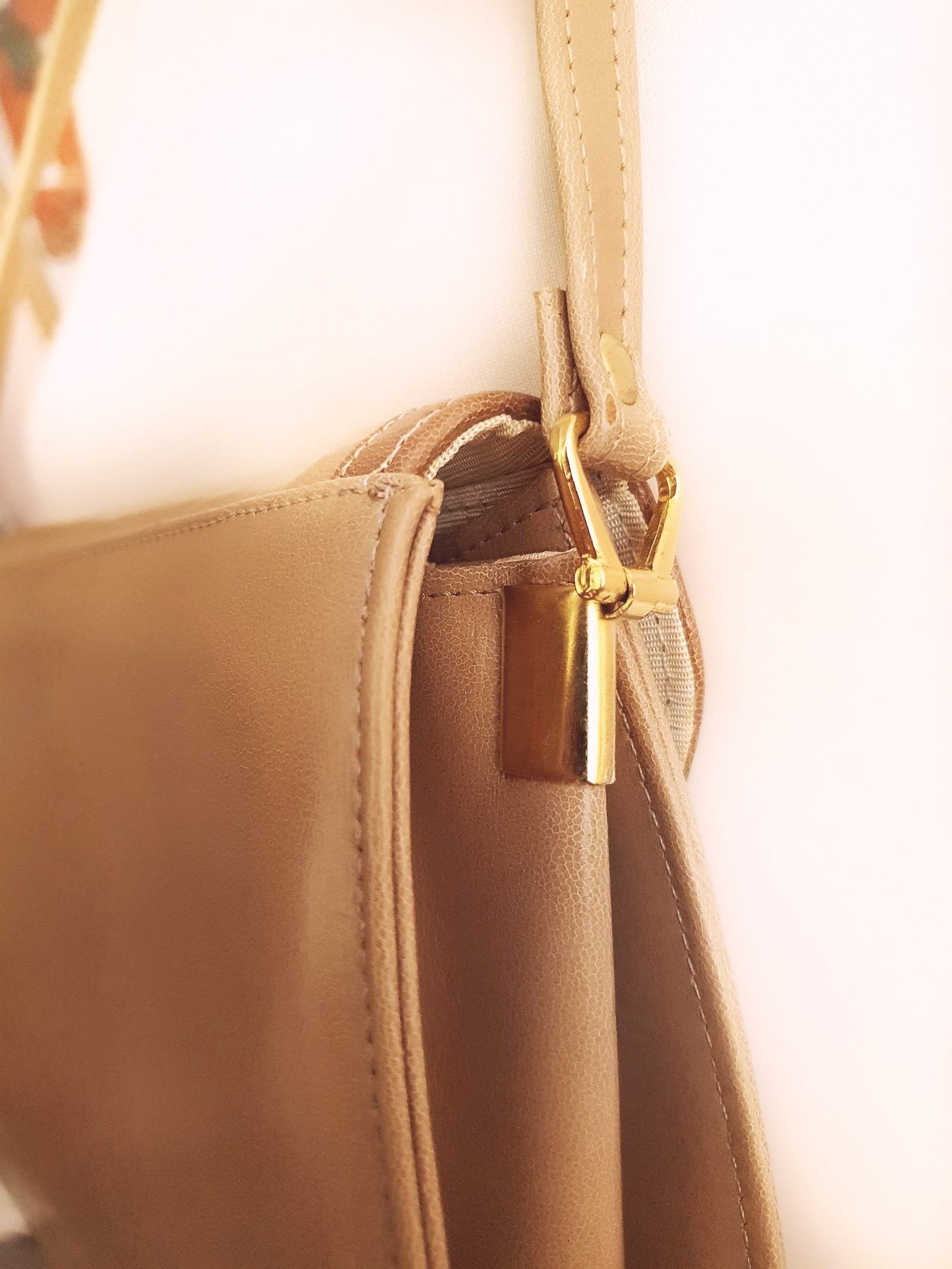 Vintage 1970s Tan Brown Shoulder Bag Handbag Retro