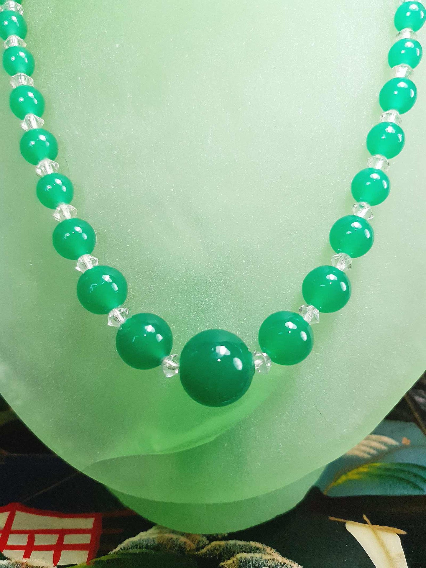 1920s Art Deco Vintage Green Glass Bead Necklace Graduated Antique Choker