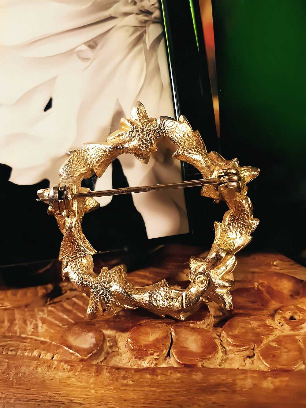 Vintage 1960s Faux Pearl Wreath Brooch Leaf Pin Gold Tone