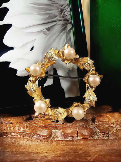 Vintage 1960s Faux Pearl Wreath Brooch Leaf Pin Gold Tone
