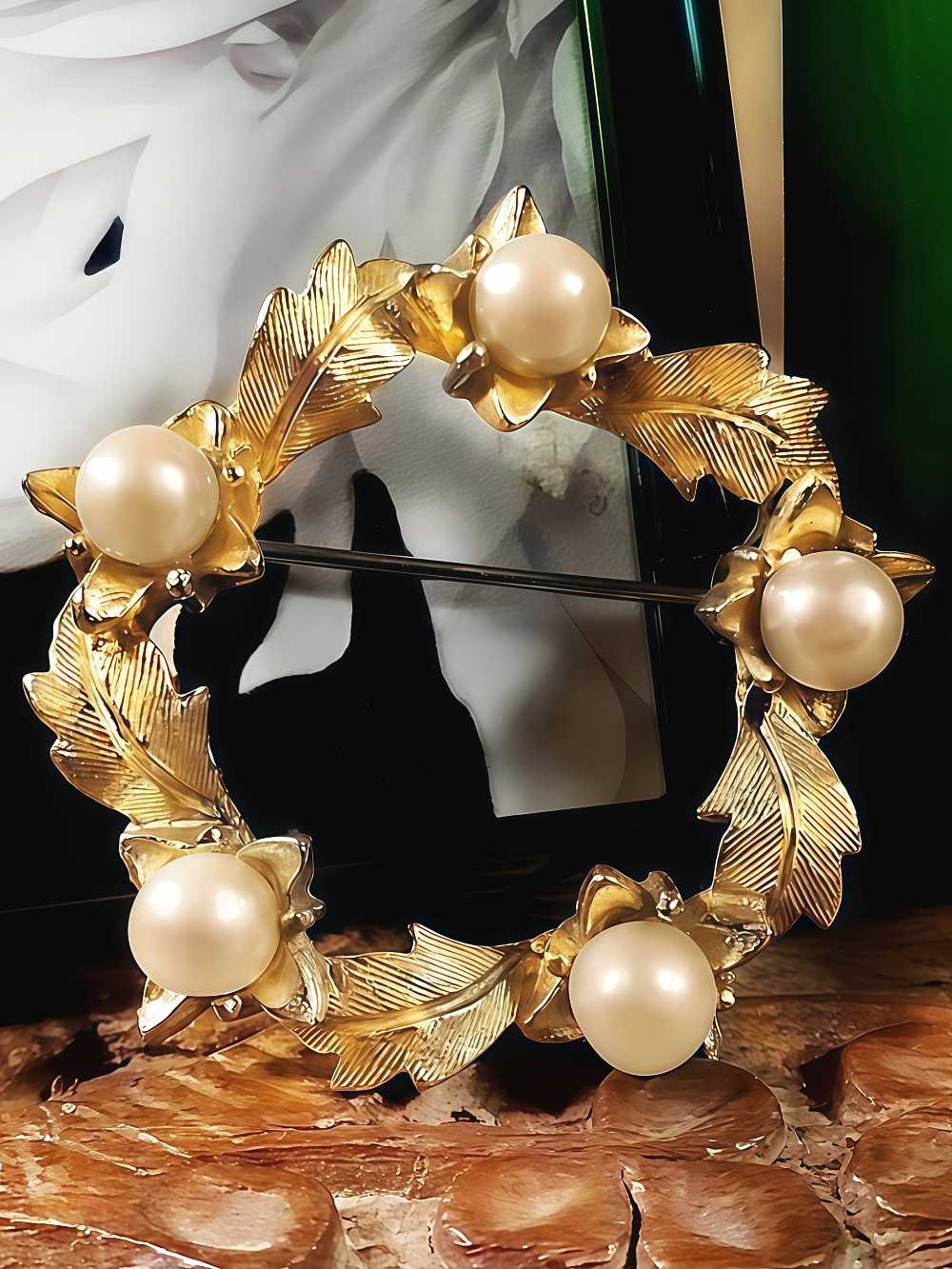 Vintage 1960s Faux Pearl Wreath Brooch Leaf Pin Gold Tone